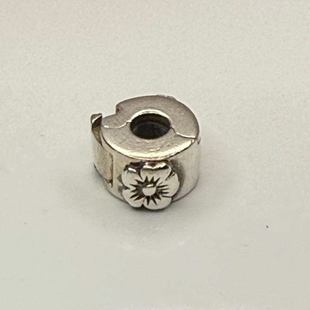Chamilia Sterling Silver Floral Clip / Stopper – Retired